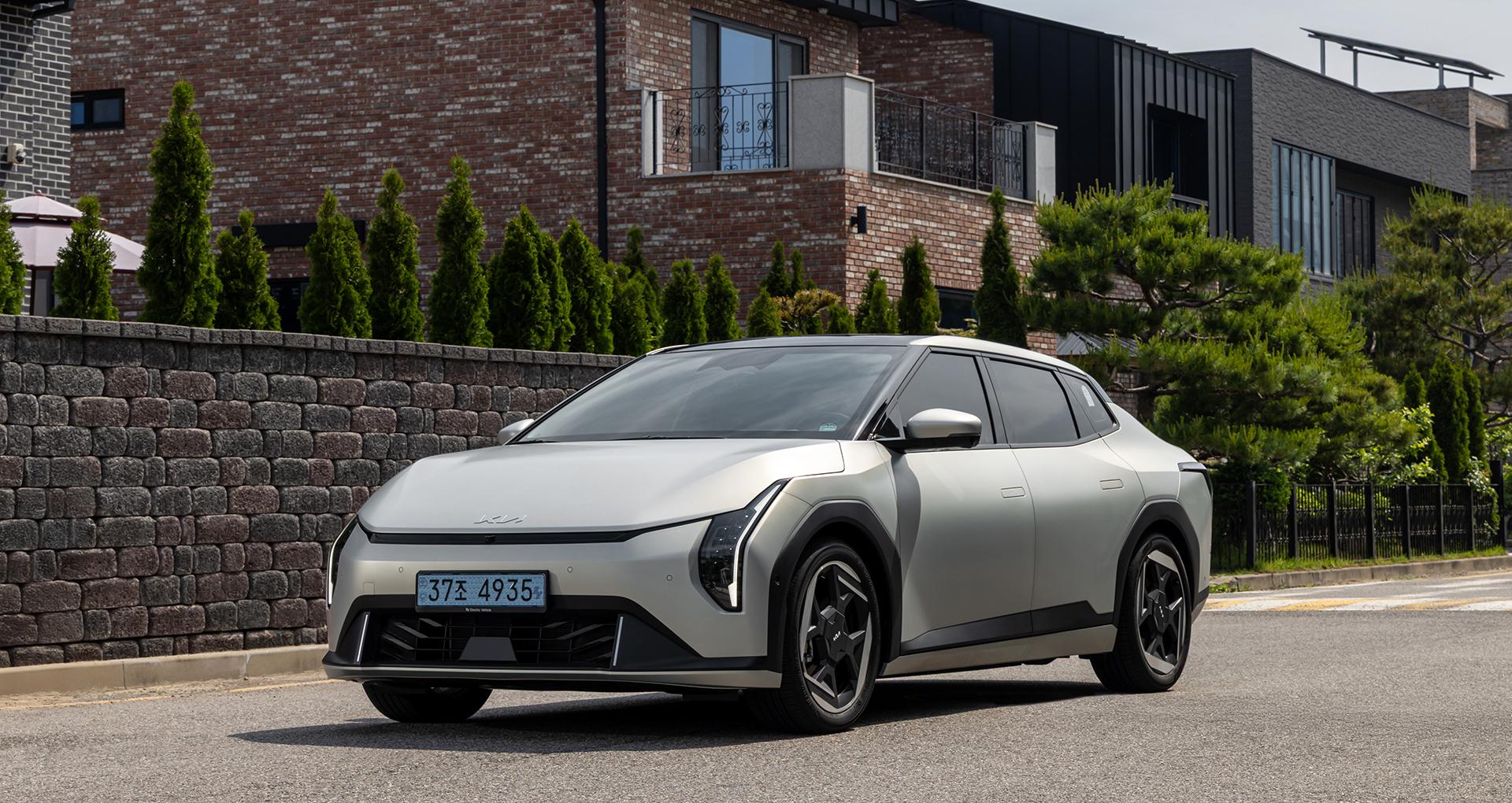 Kia EV4 redefine la experiencia del sedán eléctrico con innovación líder en su clase, un interior espacioso y tecnología premium