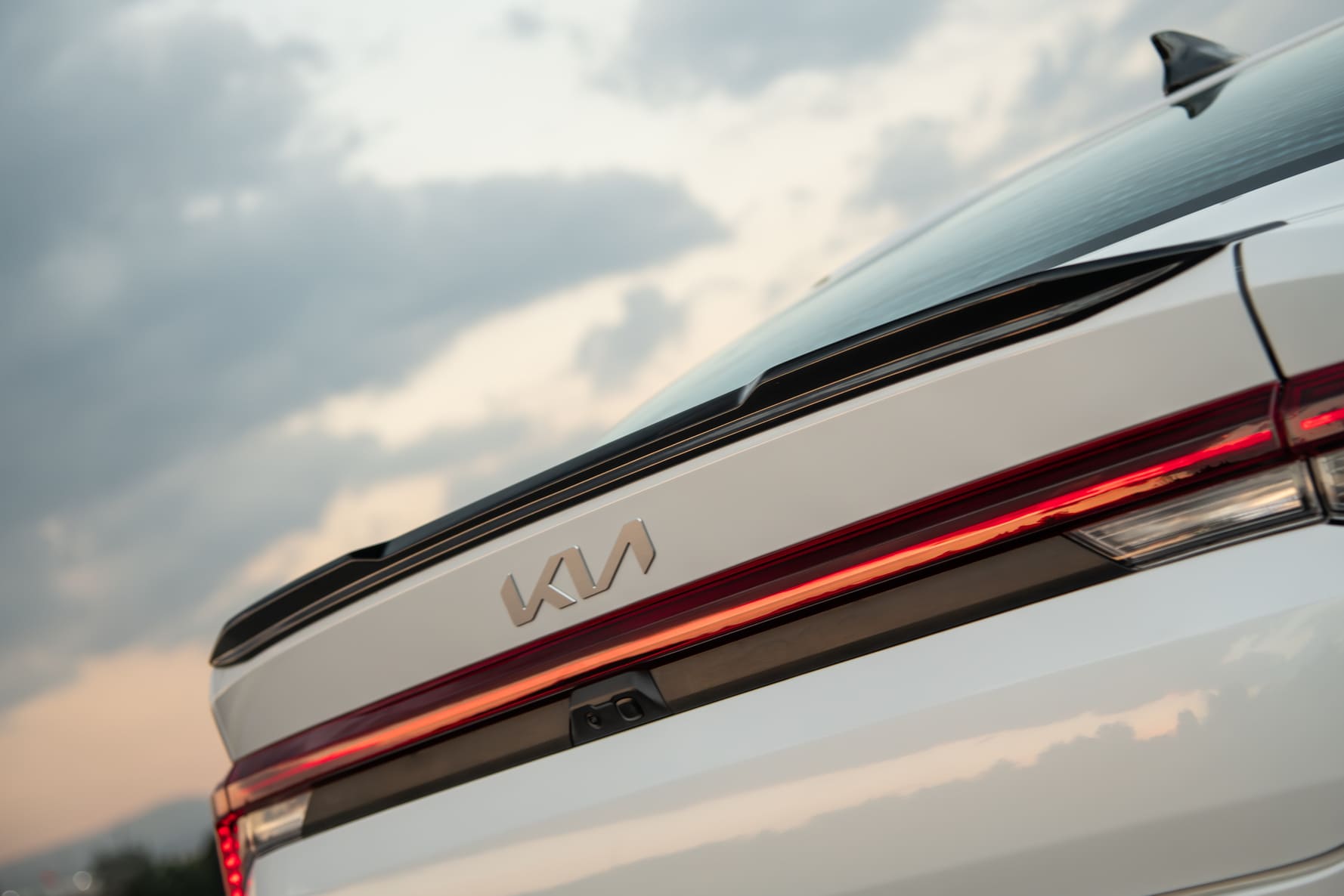 Kia_Mundial_28