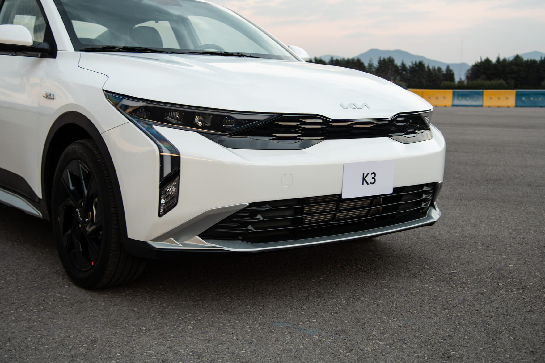 Kia_Mundial_30