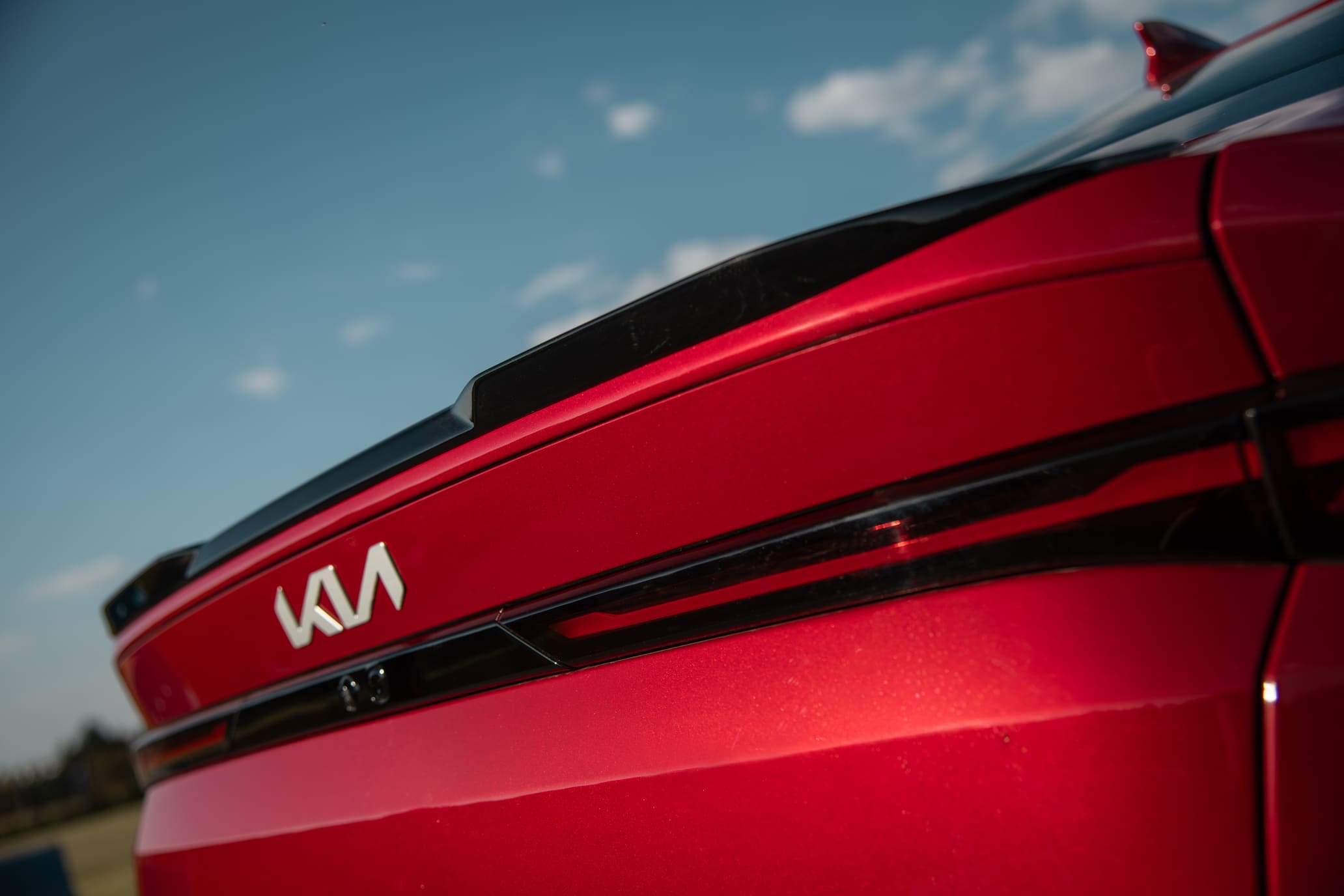 Kia_Mundial_35