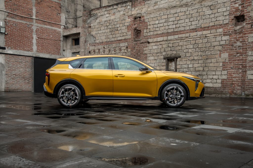 Kia K4 Hatchback 16