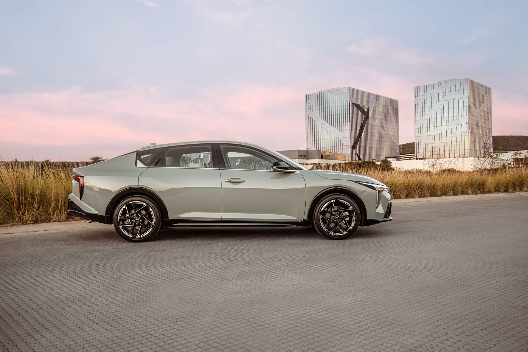 Kia_K4_GT_Exteriores_14