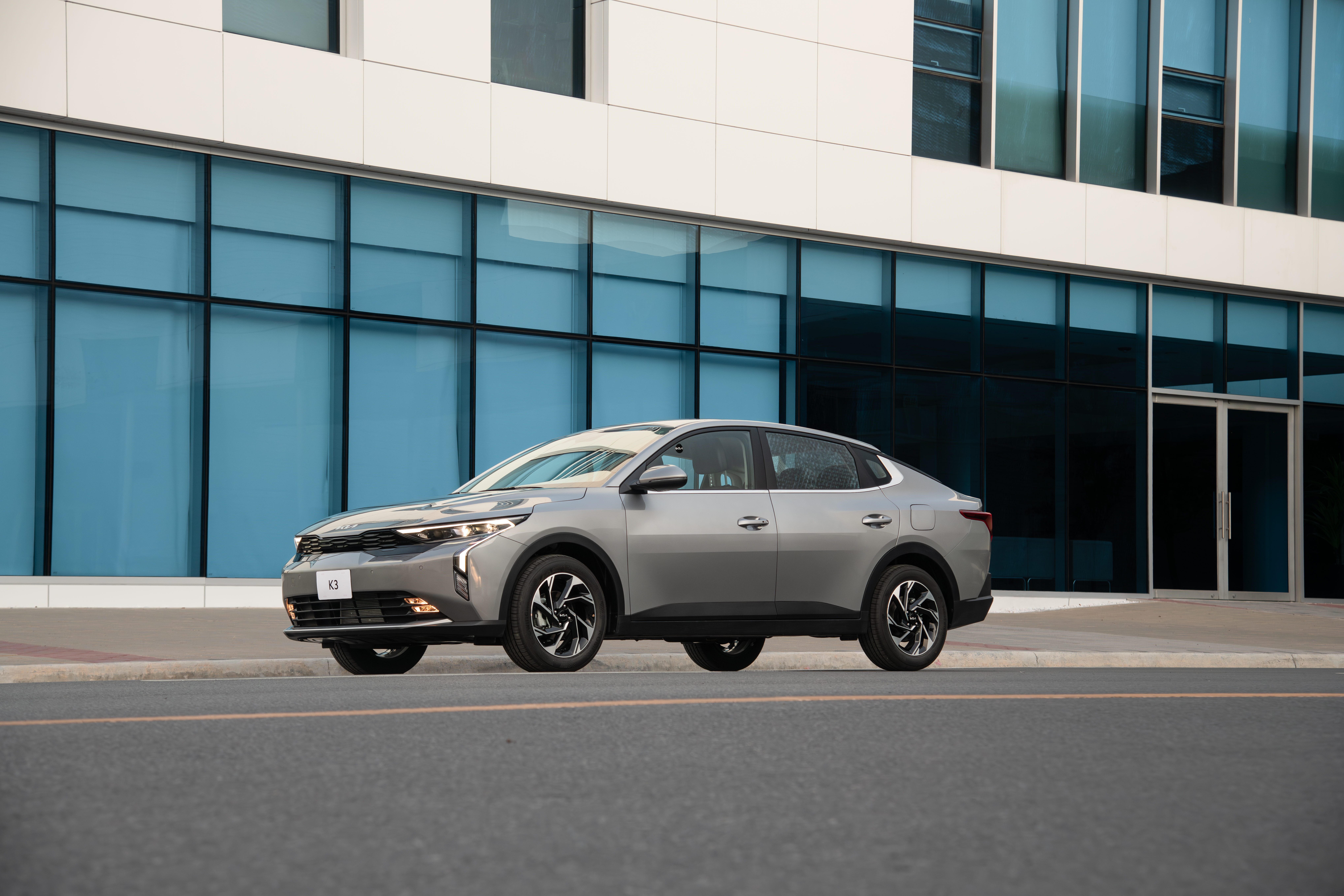 Kia K3 2025 añade equipamiento para mantenerse como la referencia de su categoría
