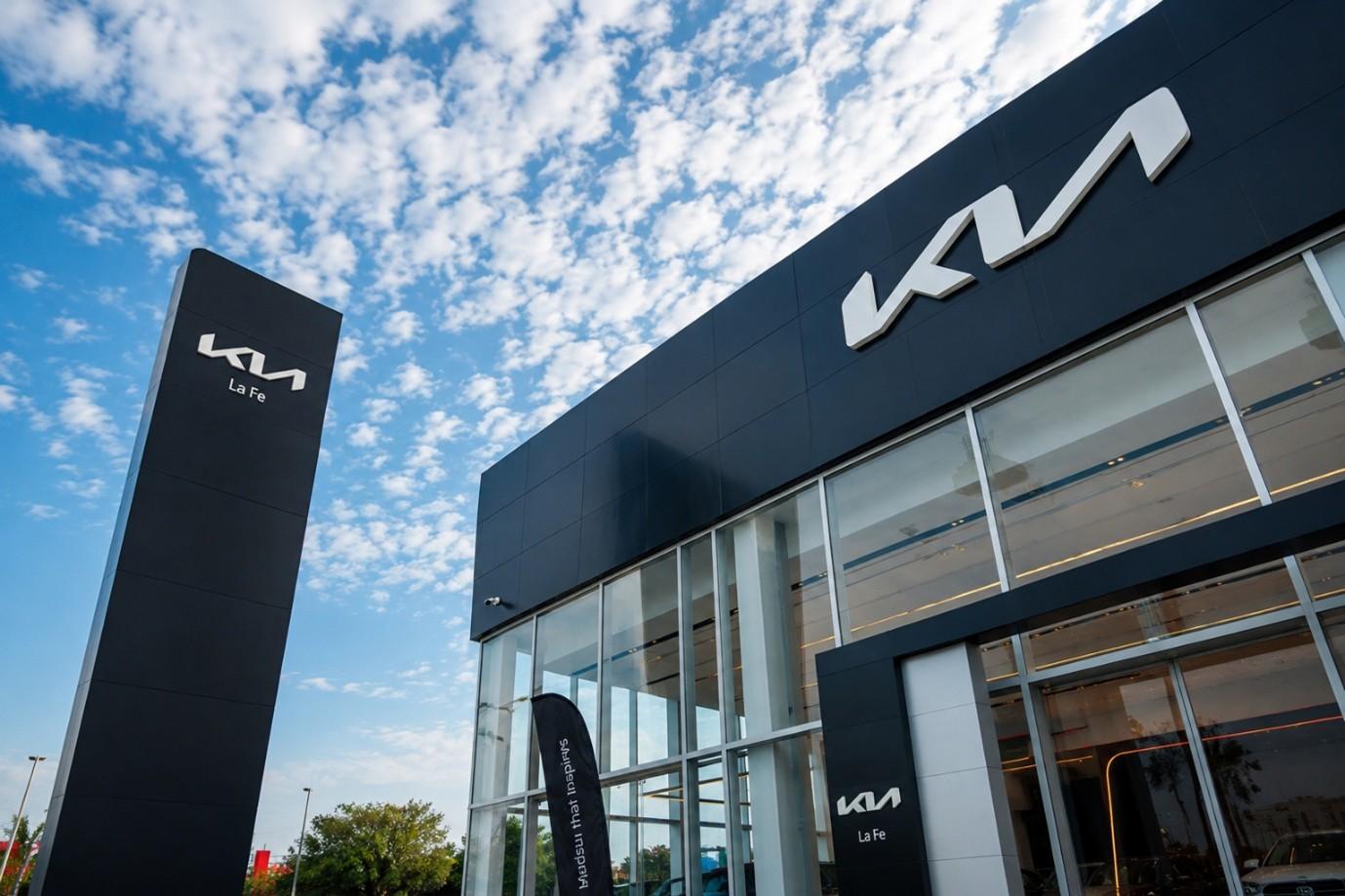 Kia México acelera la expansión de su red de distribuidores con la apertura de dos nuevos puntos en Nuevo León