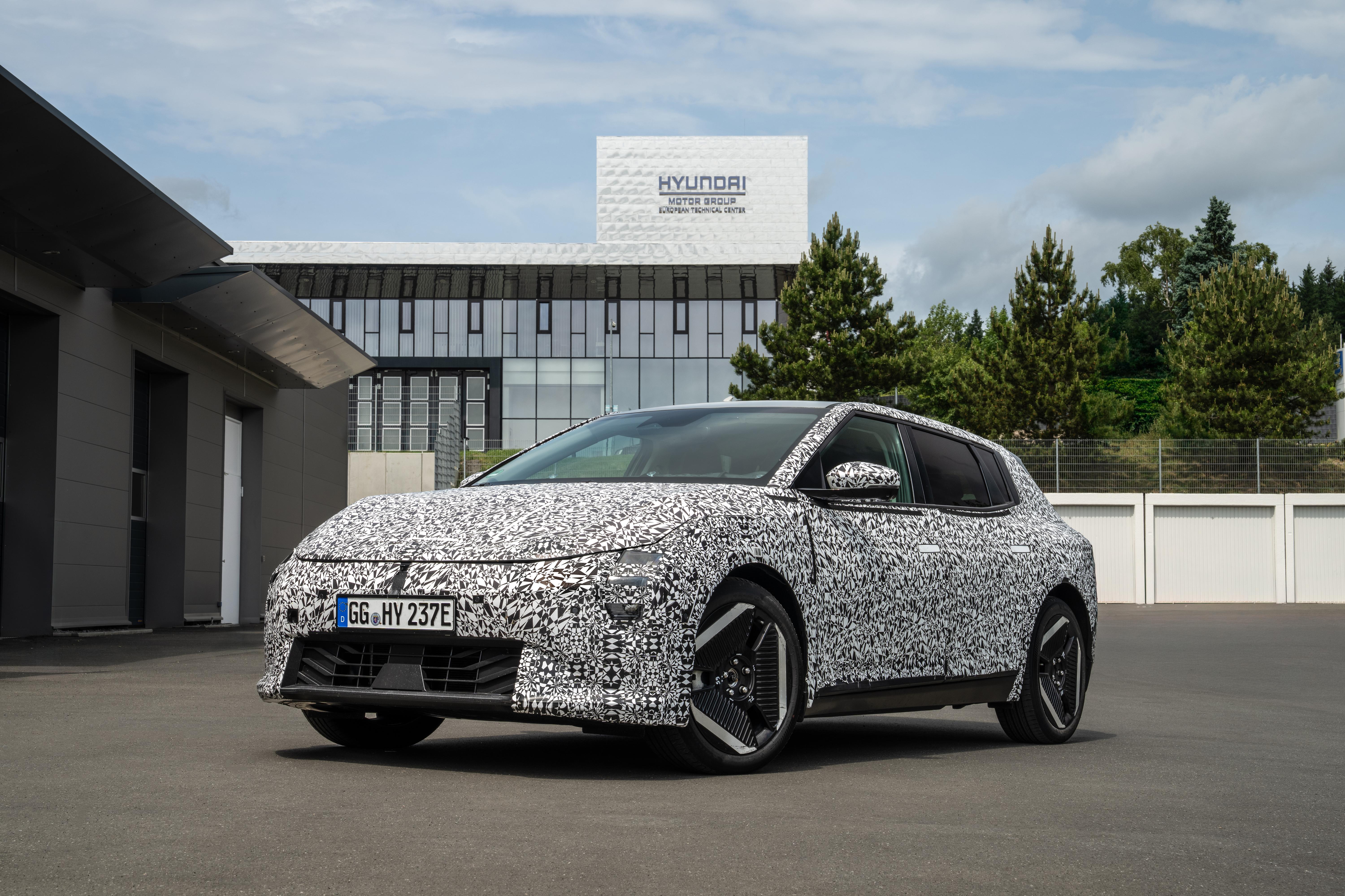 Original-28059-kia-ev4-undergoes-testing-in-europe18