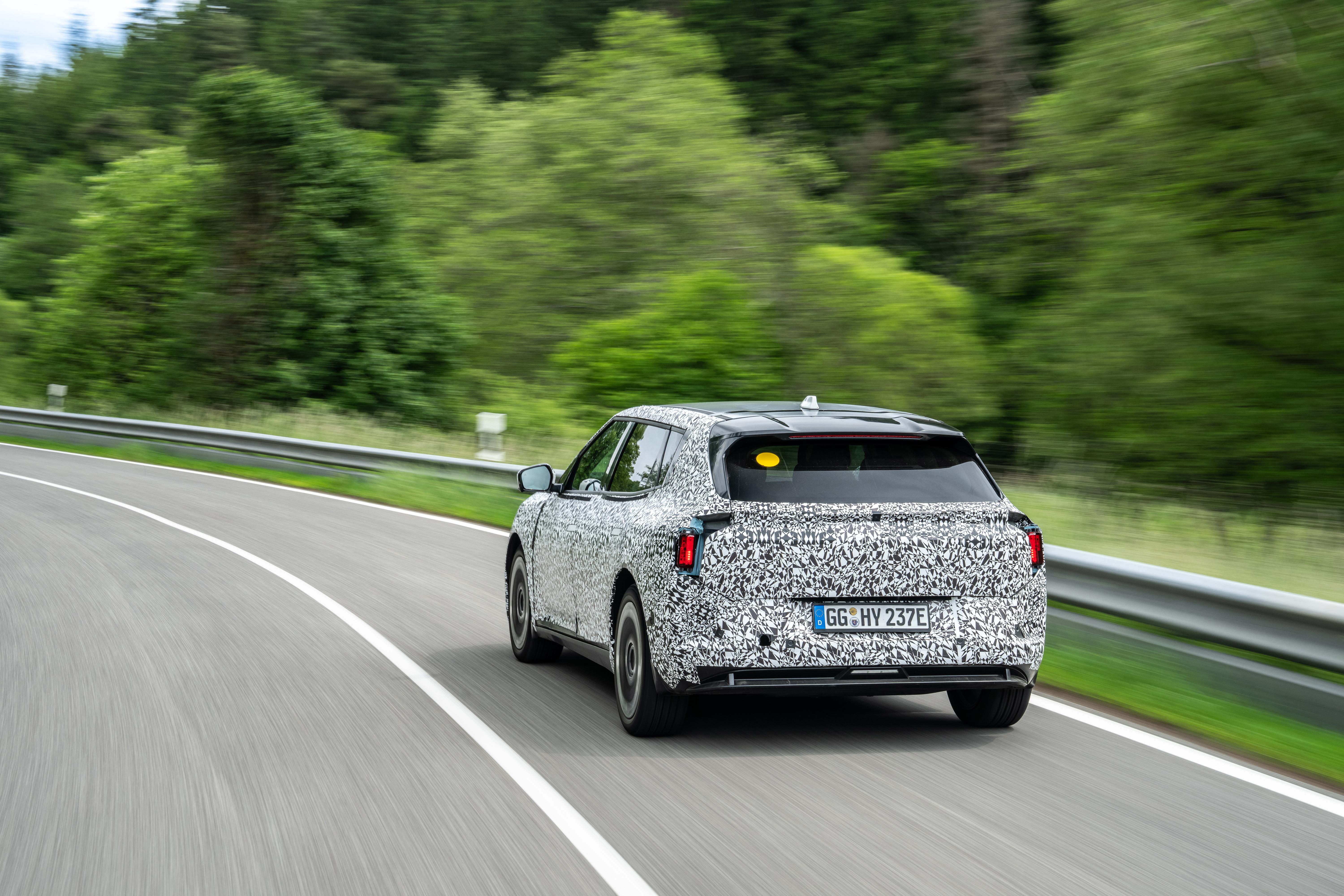 Original-28063-kia-ev4-undergoes-testing-in-europe14