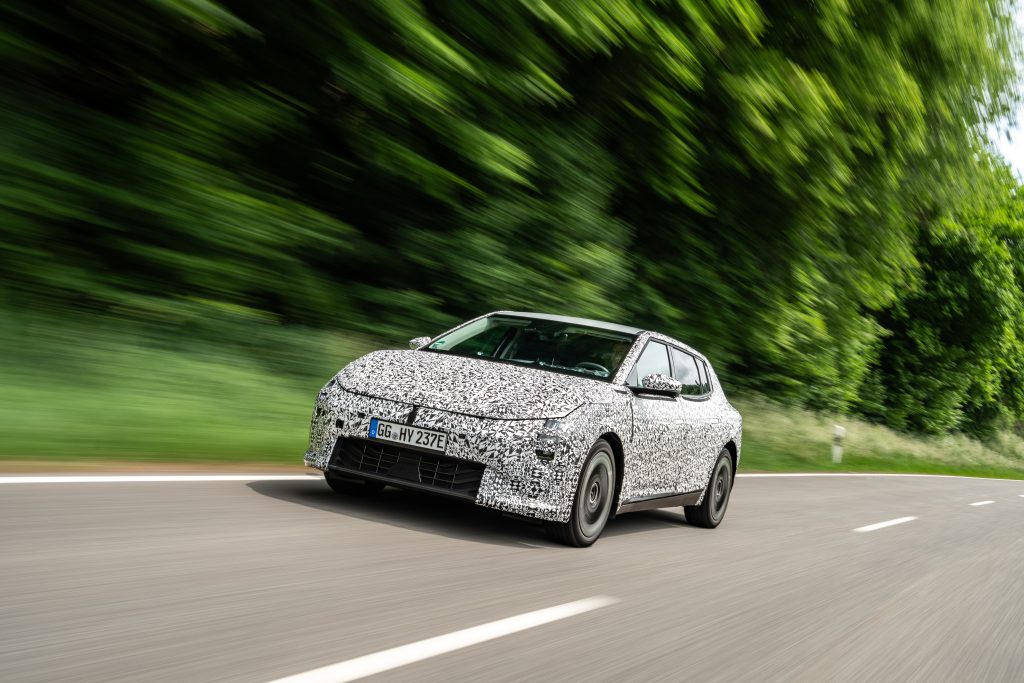 Original-28066-kia-ev4-undergoes-testing-in-europe11