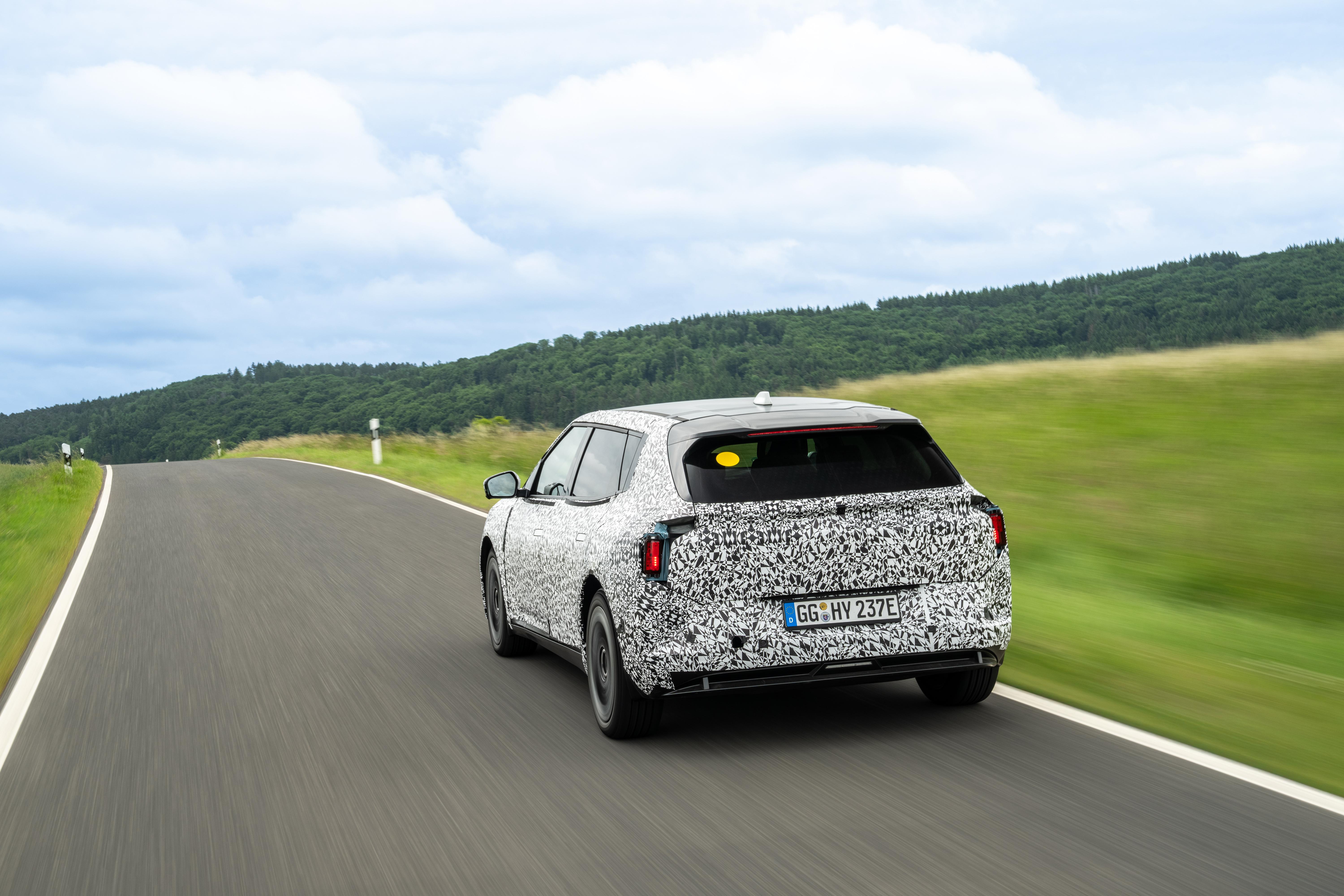 Original-28069-kia-ev4-undergoes-testing-in-europe08