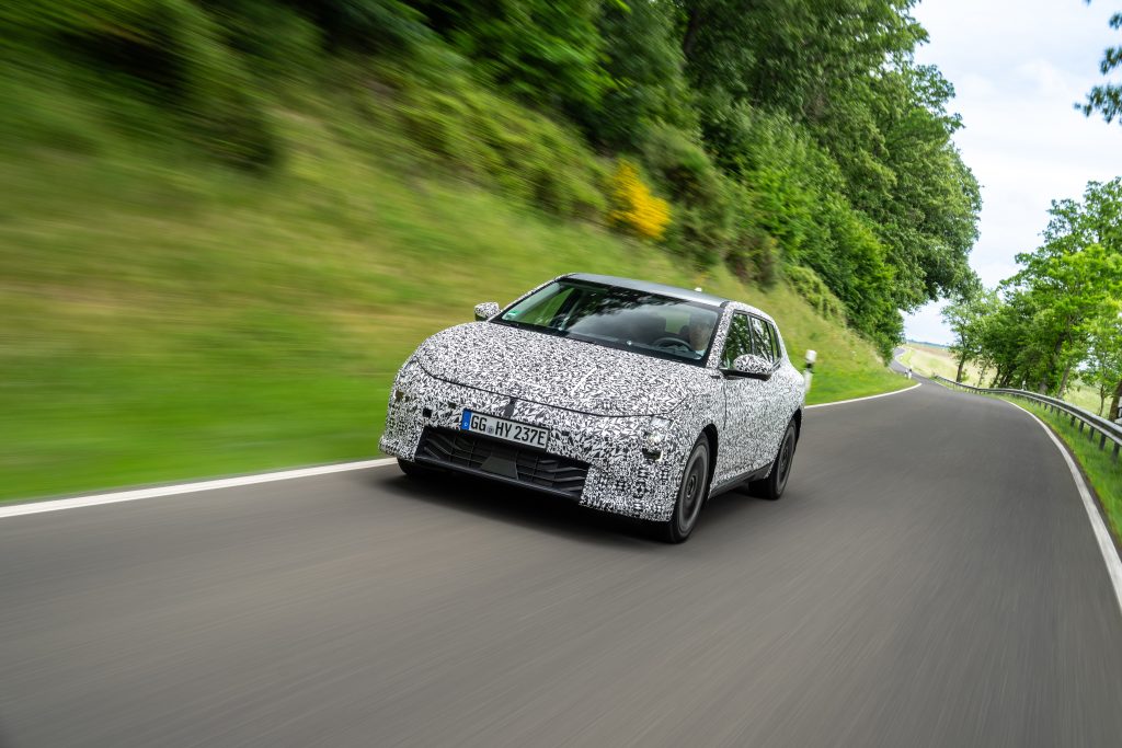 Original-28073-kia-ev4-undergoes-testing-in-europe04