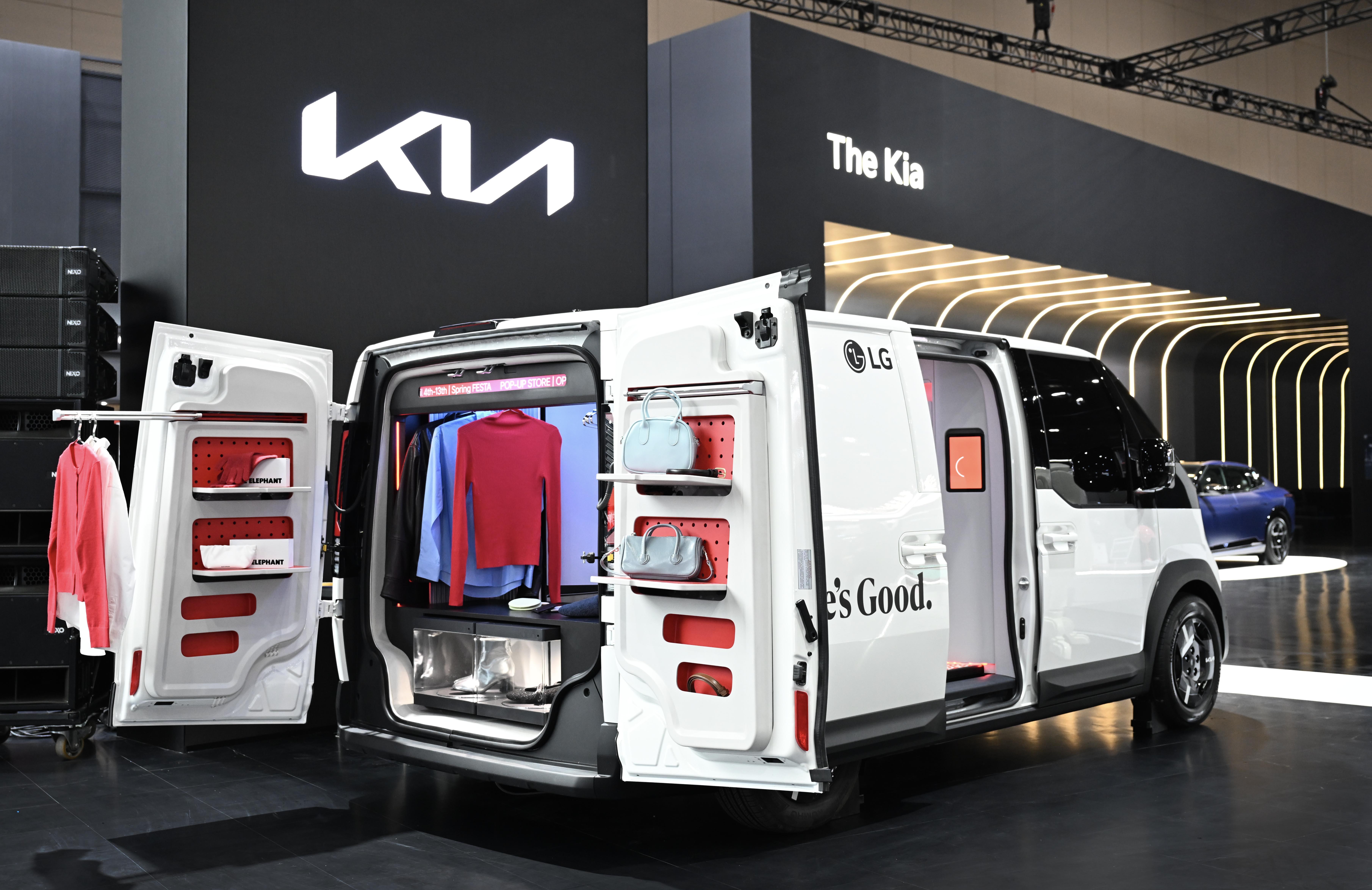 Kia y LG Electronics se asocian para presentar conceptos PBV para trabajo y recreación